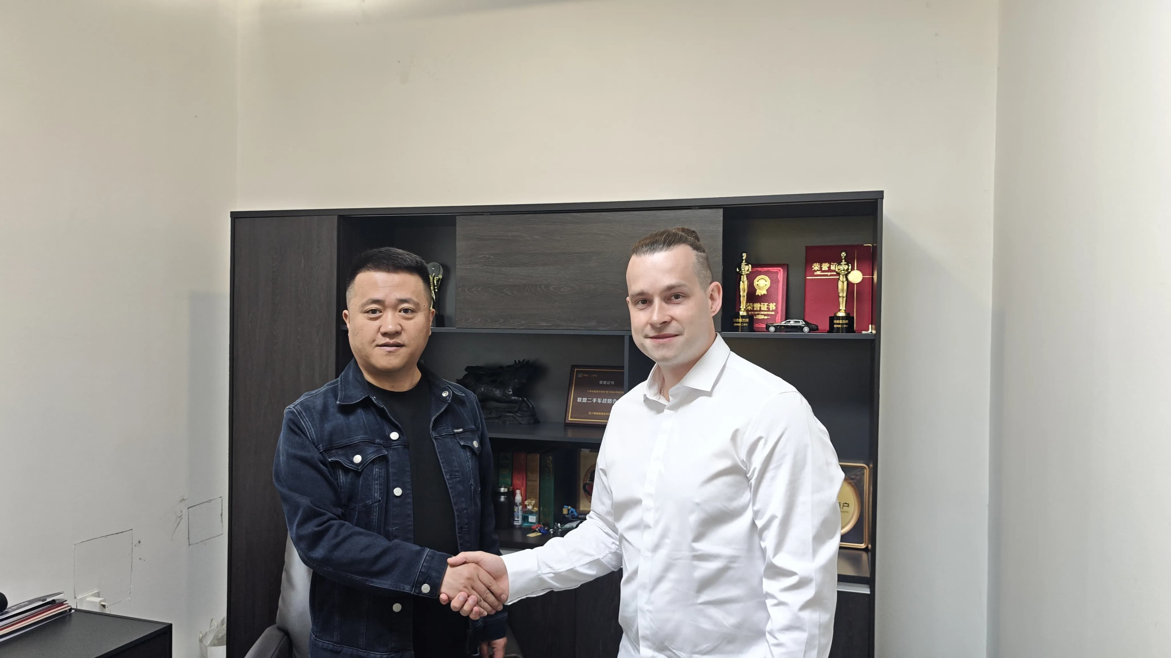 Стас с китайским партнёром