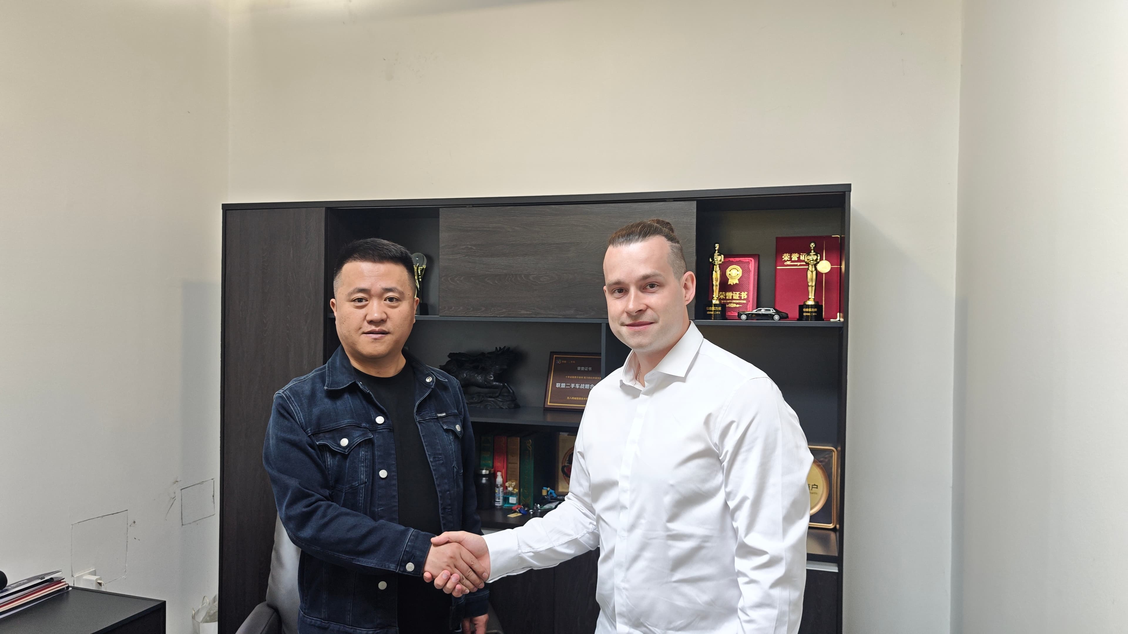 Стас с китайским партнёром